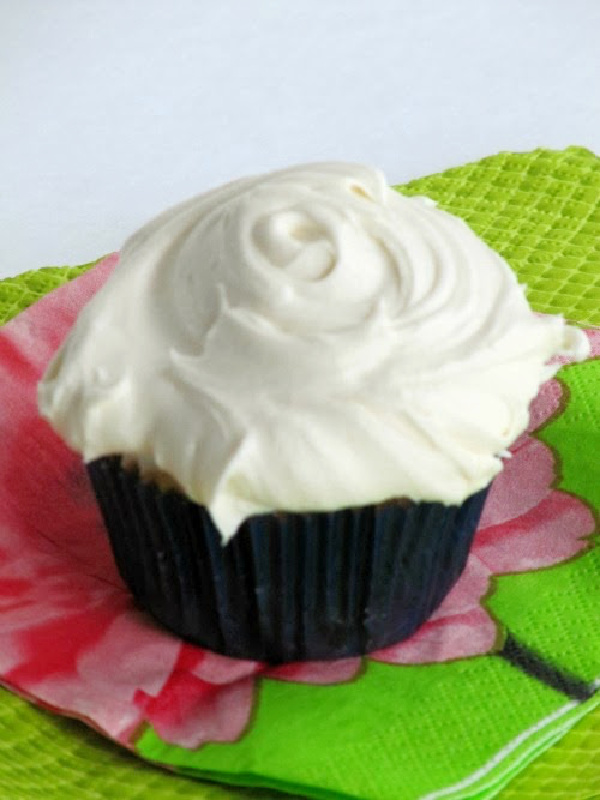 hummingbird cupcakes on a green and pink napkin