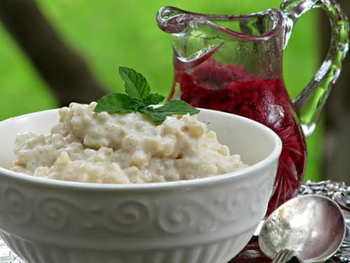 vanilla-bean-rice-pudding-raspberries-sauce
