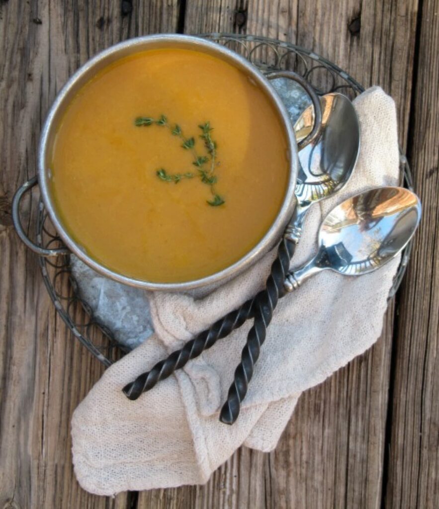 roasted-butternutsquash-soup-herbs and spices