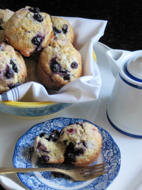 blueberry-muffins-baking