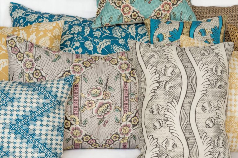 Friday Favorites from My French Country Home, Hello Lovely Studio, Carolyne Roehm, Cafe Delites and More