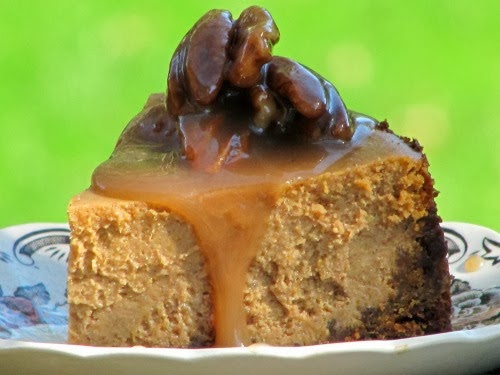 Pumpkin Cheesecake with Praline Topping