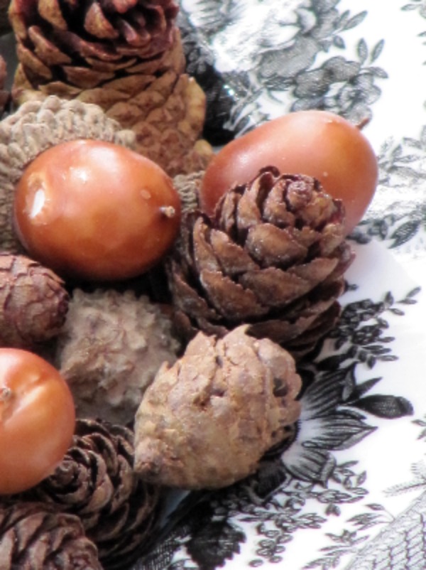 Decorating for Fall & Winter with  Pine Cones and Acorns
