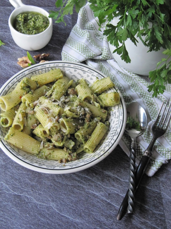 pesto pasta. 
