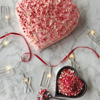 Easy heart shaped Valentine's Day cake