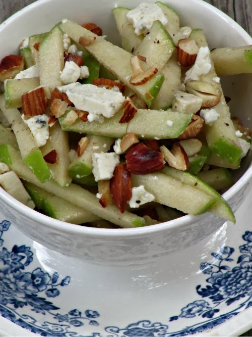 apple salad with almonds