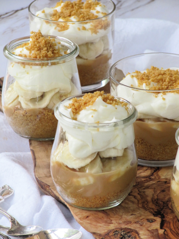 banoffee-pie-in-a-jar-pinecones-and-acorns.