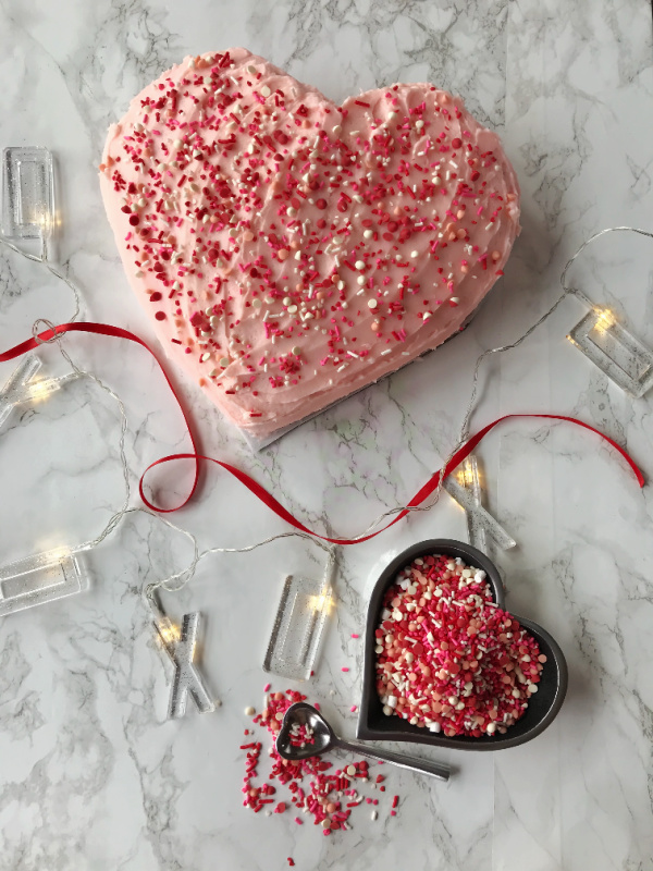 Easy heart shaped Valentine Cake without a heart shaped pan