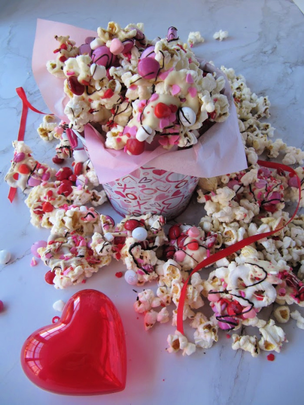Valentines-popcorn-chocolate-white-dark-candy 
