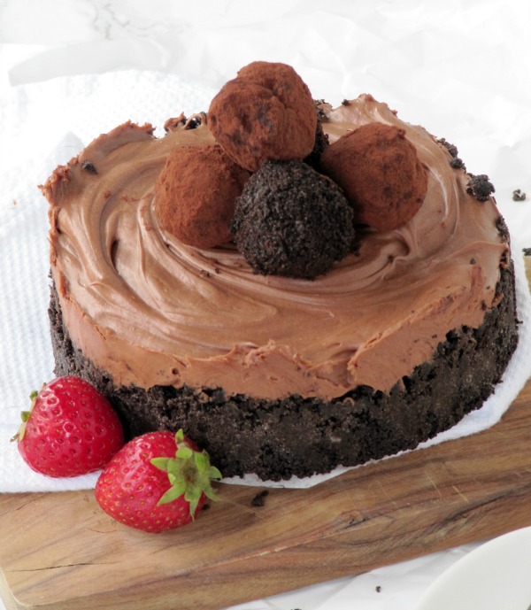 chocolate no bake cheesecake with truffles