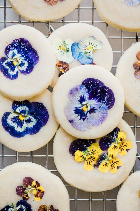 mothers day gift ideas edible flower shortbread cookies 