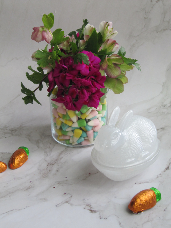 Weekend Meanderings Easy Easter floral arrangement with geraniums and herbs