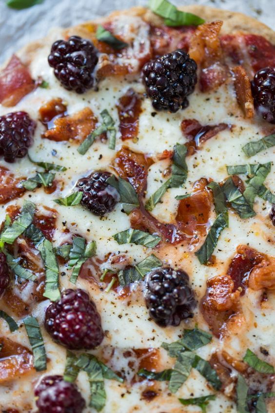 blackberry friday favorites bacon & basil grilled pizza