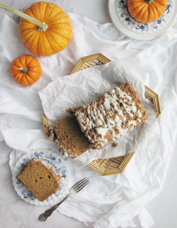 moist-pumpkin-bread-with-streussel-topping-and-maple-glaze-pinecones-and-acorns-blog