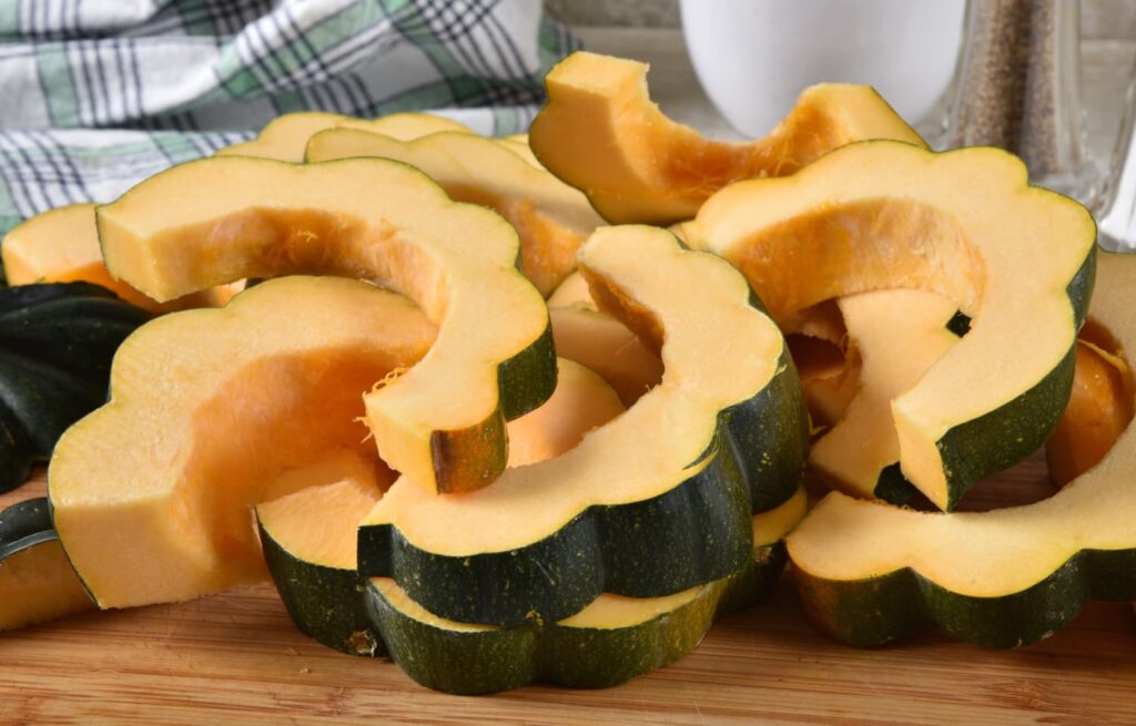 sliced acorn squash