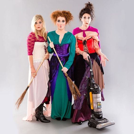 weekend meanderings 3 women dressed as the witches from Hocus Pocus