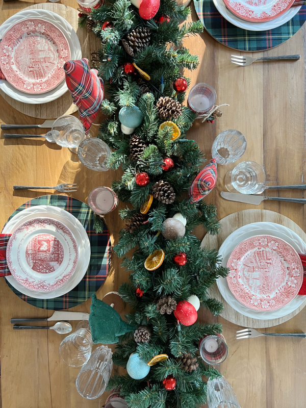 christmas dinner tablescape