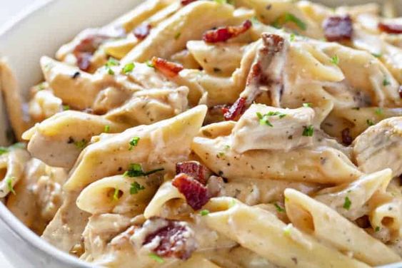 A bowl of creamy, cheesy, pasta.