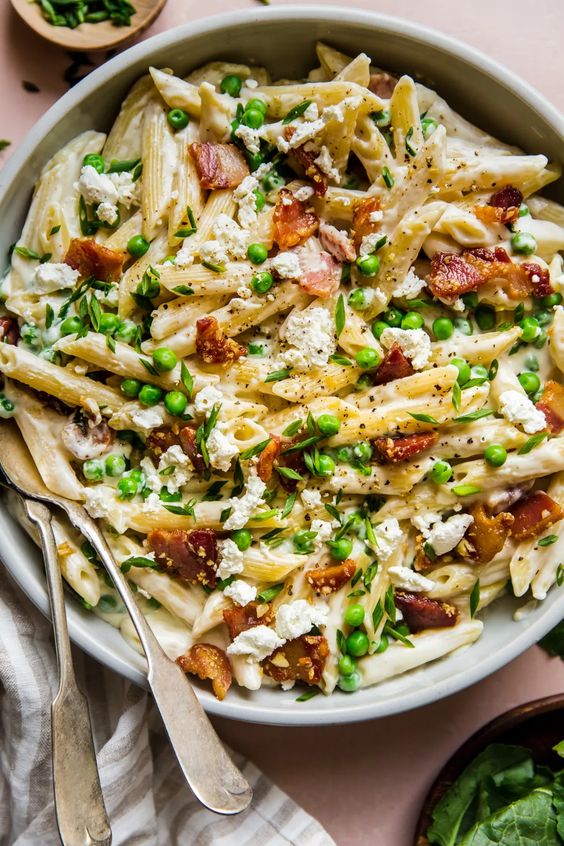 Pasta With Peas, Pancetta and Goat Cheese