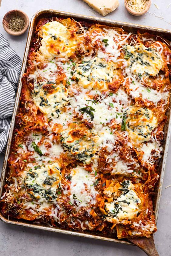 easy sheet pan lasagna .