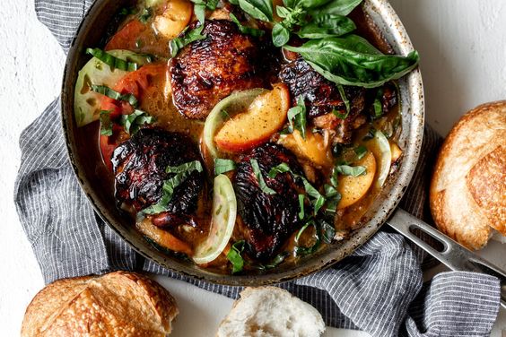 ONE-PAN HONEY BALSAMIC CHICKEN THIGHS WITH PEACHES.