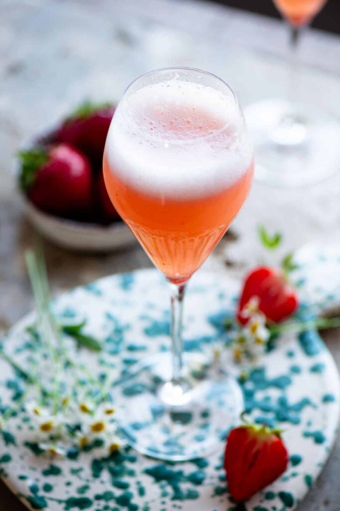 ROSSINI COCKTAIL (STRAWBERRY BELLINI)