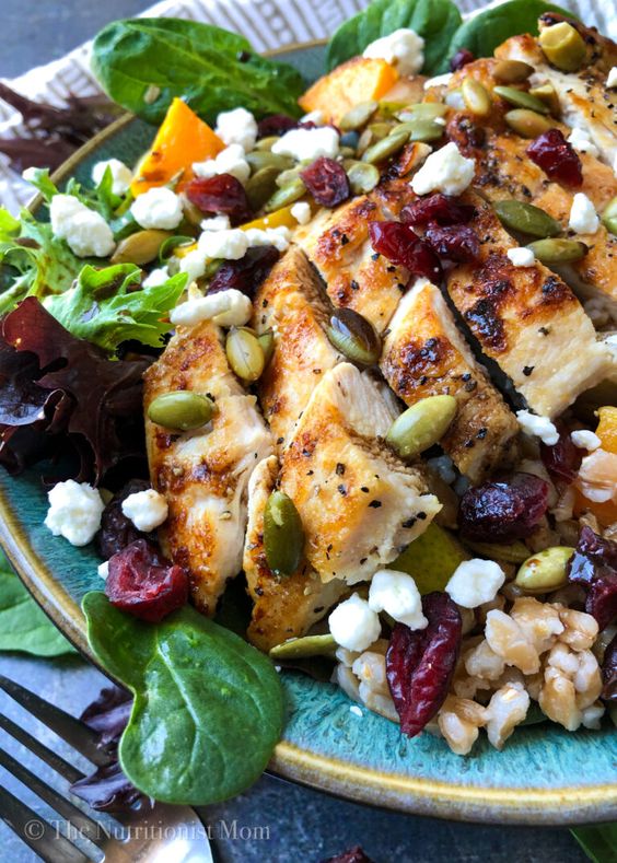 Fall salad with chicken. 