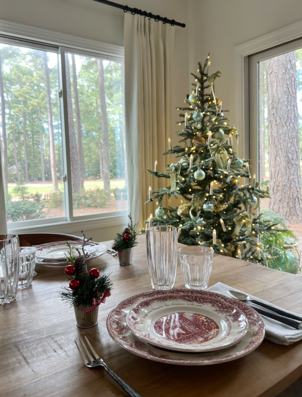 christmas tree in dining room