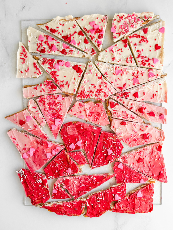 valentine-pretzel-toffee-crack-8