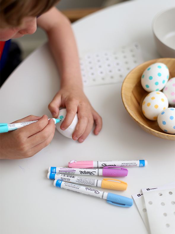 Paster Polka dot Easter eggs. 