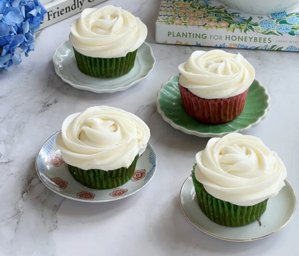 cupcakes with buttercream frosting