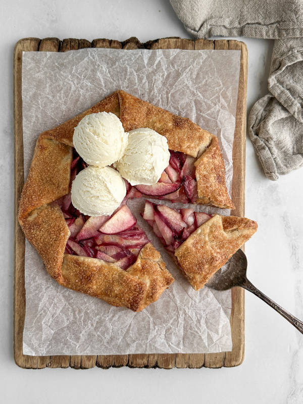 easy-peach-galette with ice cream. 