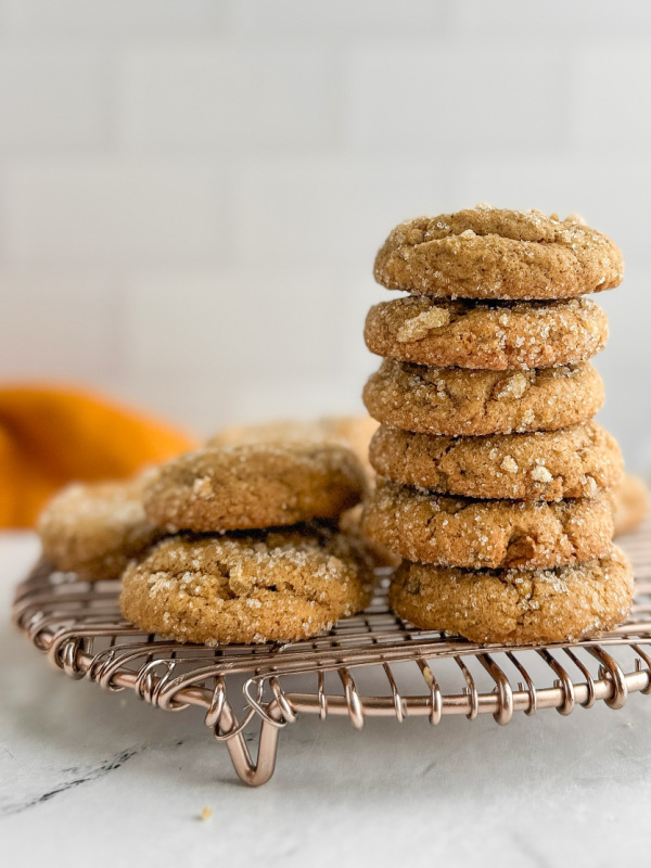 chewy-pumpkin-cookies-cooling-rack.