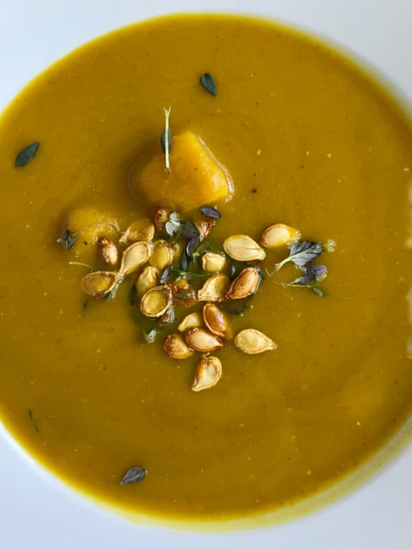 creamy roasted-butternut-squash-soup-with-seeds-and-thyme.