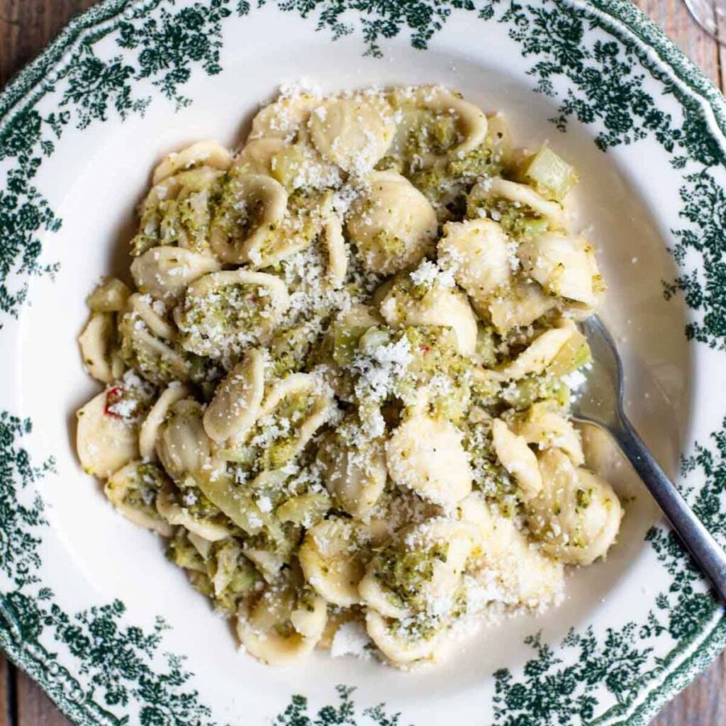 Orecchiette pasta with broccoli, garlic and chilli