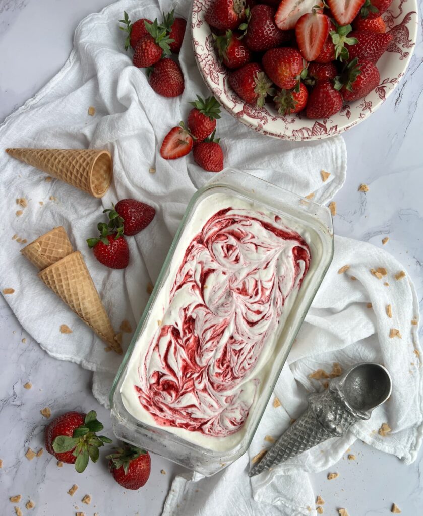Strawberry ice cream with fresh strawberries
