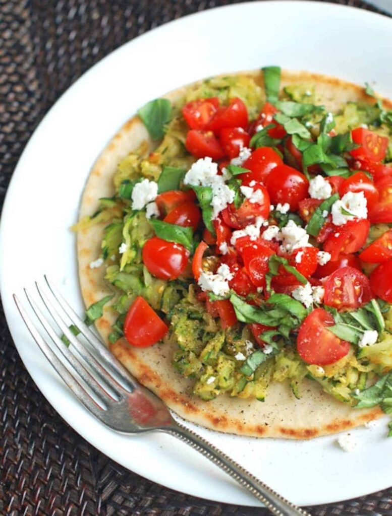 Friday Favorites Farmer’s Market Flatbread Pizza by Pinch of Yum