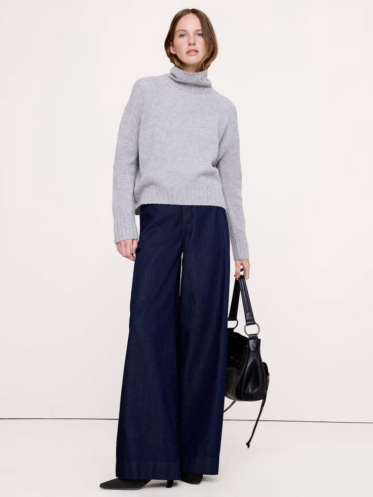 Oversized Cashmere Turtleneck Sweater | Banana Republic