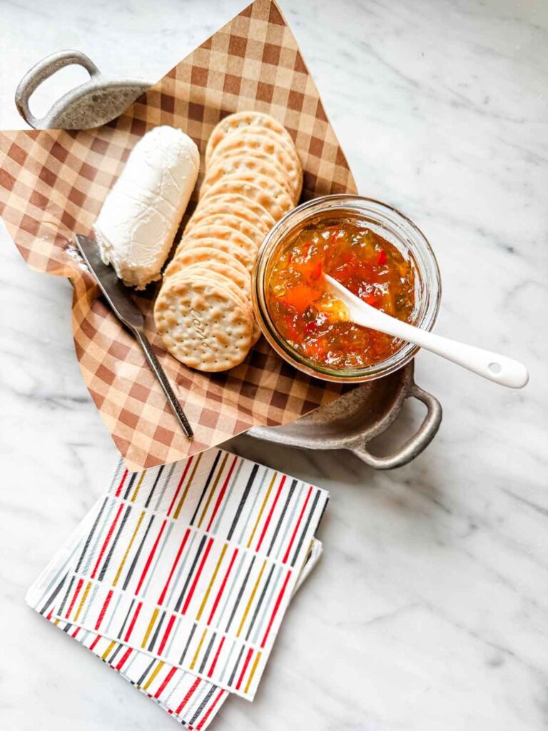 apple pear chutney and hot-pepper-jelly food gifts